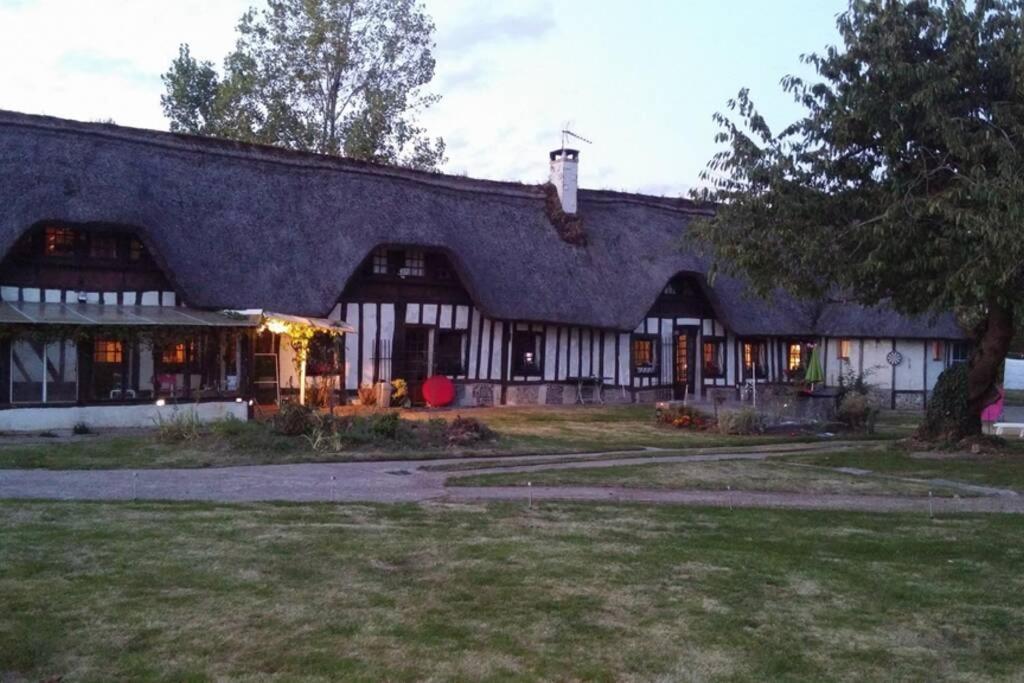 Chaumiere Du Chateau D'O Et Sa Mini Ferme ,Gite 21Couchages Goupil-Othon Ngoại thất bức ảnh